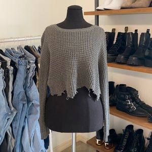 Forever 21 Cropped & Distressed Gray Sweater | M